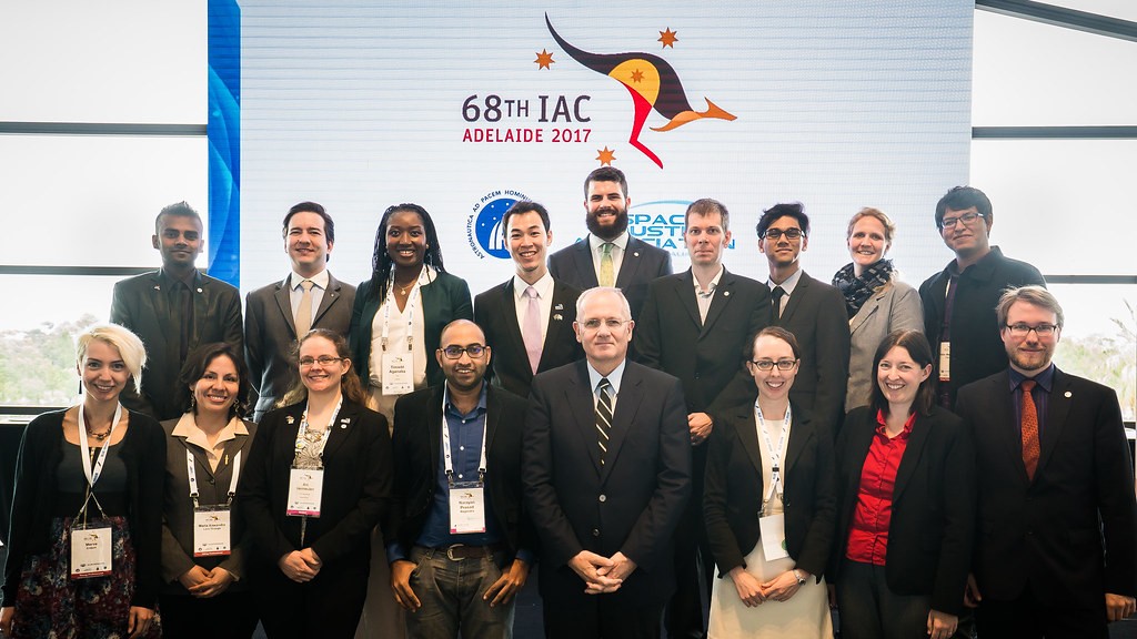 A group of students with Jean-Yves Le Gall, then president of the International Astronautical Federation (IAF)
