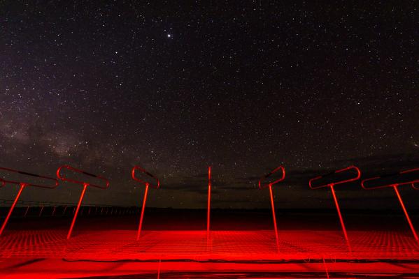 An evening photo of a passive radar in the Australian outback